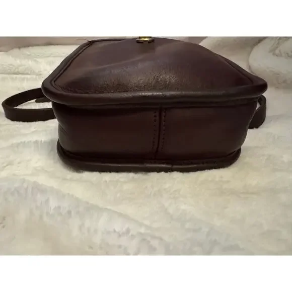 Coach Mahogany Sidepack Beautiful Condition - Picture 10 of 10